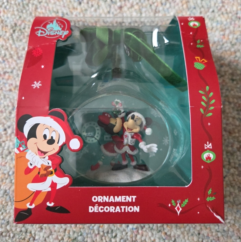 Disney Mickey and Minnie Under The Mistletoe Ornament 2020